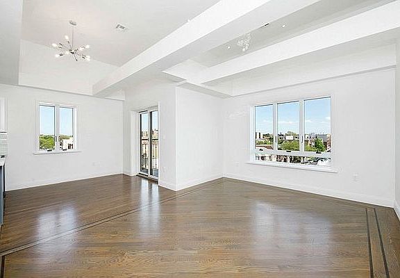 3rd image of 225 Avenue M