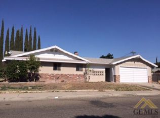 2435 Garden St, Wasco, CA 93280