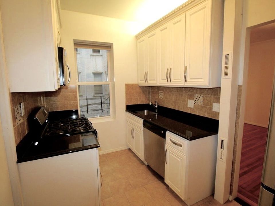 1st image of 719 8th Ave APT 1D
