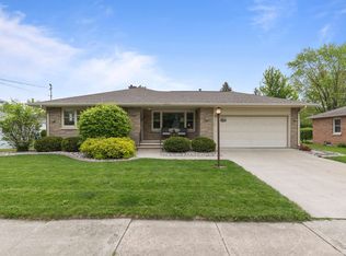 751 Warsaw St, Menasha, WI 54952