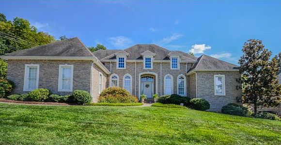 1st image of 101 Lands End Ct