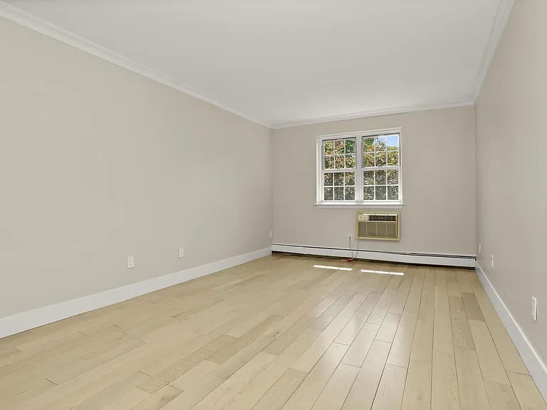 3 Consulate Dr #4F — Photo 8