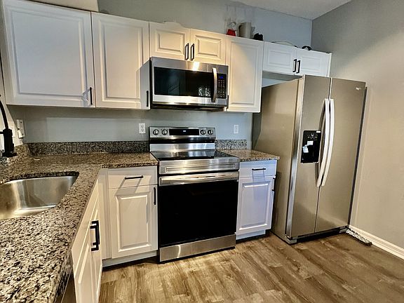 3rd image of 6439 Cypressdale Dr #1-101