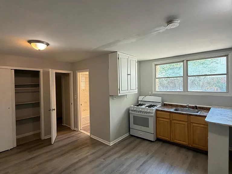 125-127 5th St #2L — Photo 6