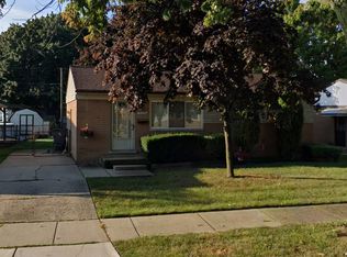 19252 Williamson St, Clinton Township, MI 48035