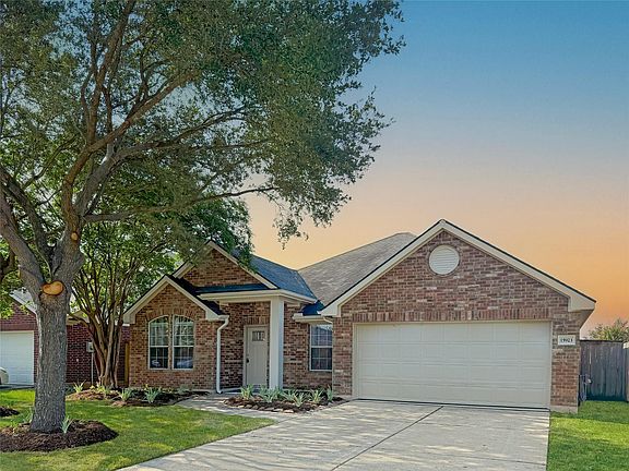 2nd image of 15923 Saxon Hollow Lane