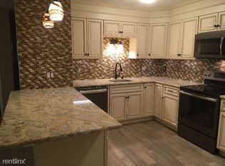 8 Chapel Hill Dr APT 12, Plymouth, MA 02360