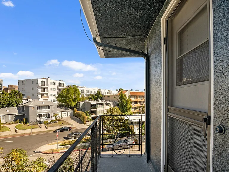 1607 Manning Ave #6 — Photo 23