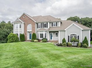 42 Windkist Farm Rd, North Andover, MA 01845