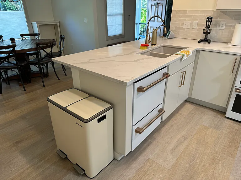Kitchen and dining area