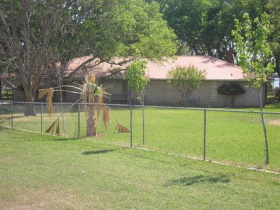 5th image of 502 Shadyside Ln