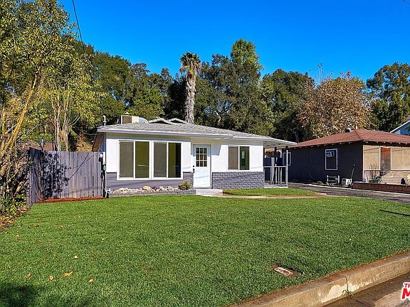 2nd image of 235 W Woodland Oaks Dr