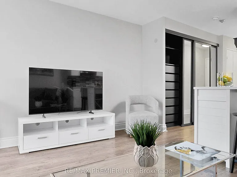 95 Prince Arthur Ave #Penthouse 824 — Photo 27
