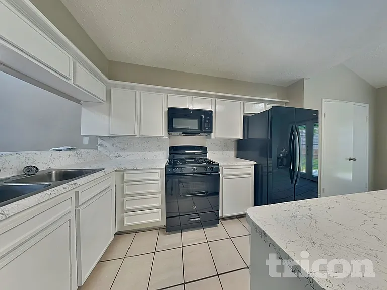 16327 Dounreay Dr — Photo 6