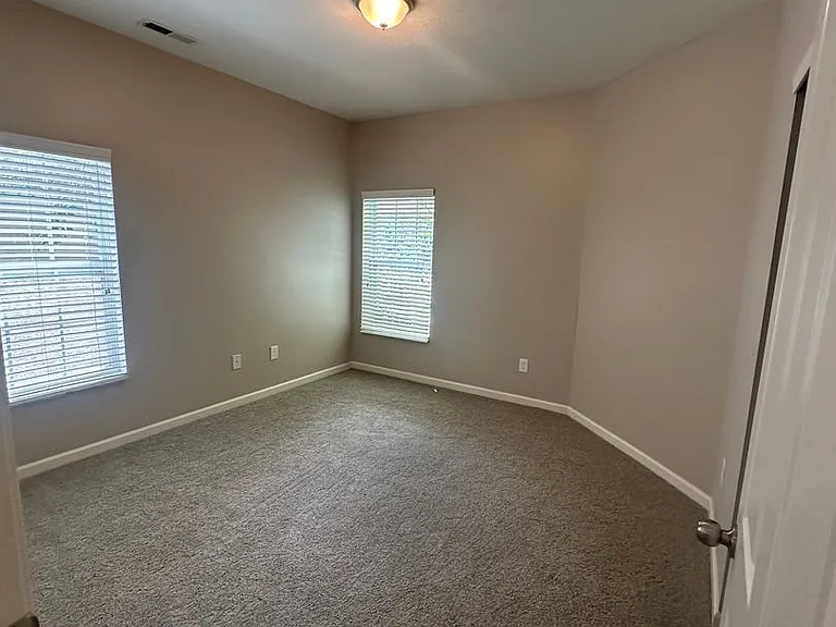 5353 Nottinghamshire Ln — Photo 13