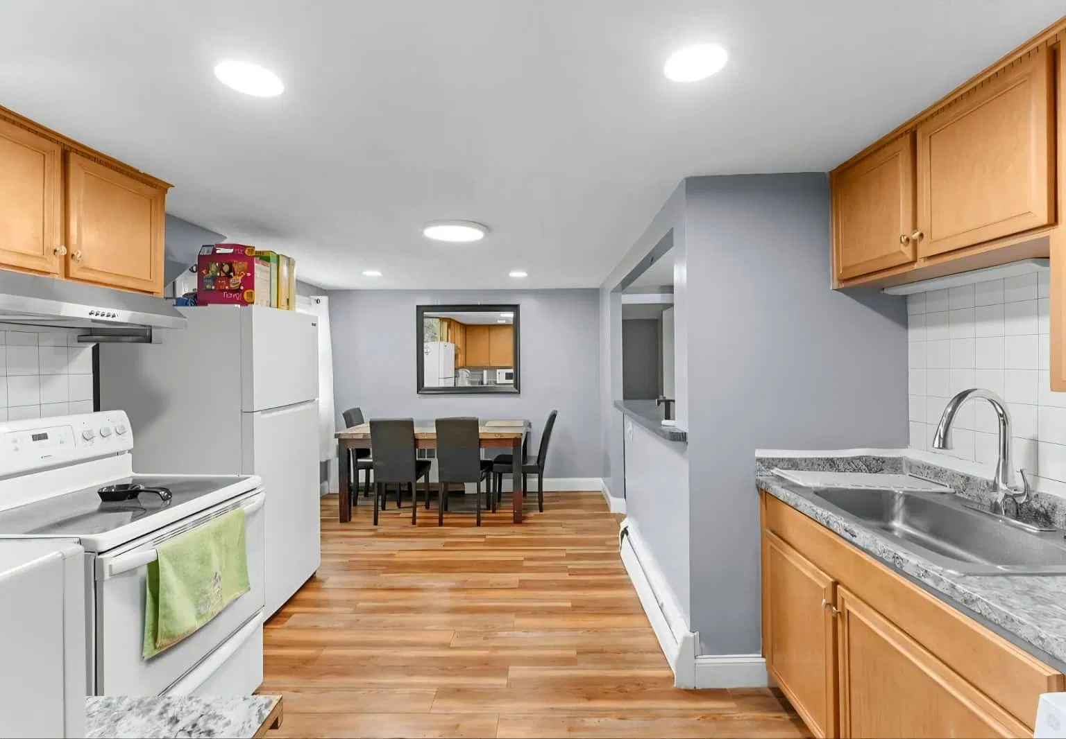 44 Woodlawn Ave — Photo 3