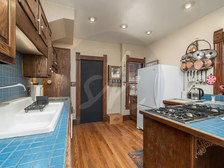1111 W Pikes Peak Avenue — Photo 22