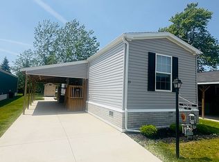 15 Xavier Rd, Clarence, NY 14031