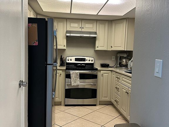 5th image of 10754 IRONSTONE Drive N