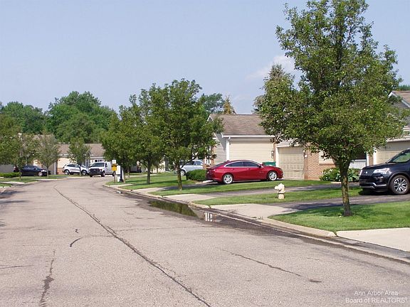 4th image of 400 Benjamin Dr