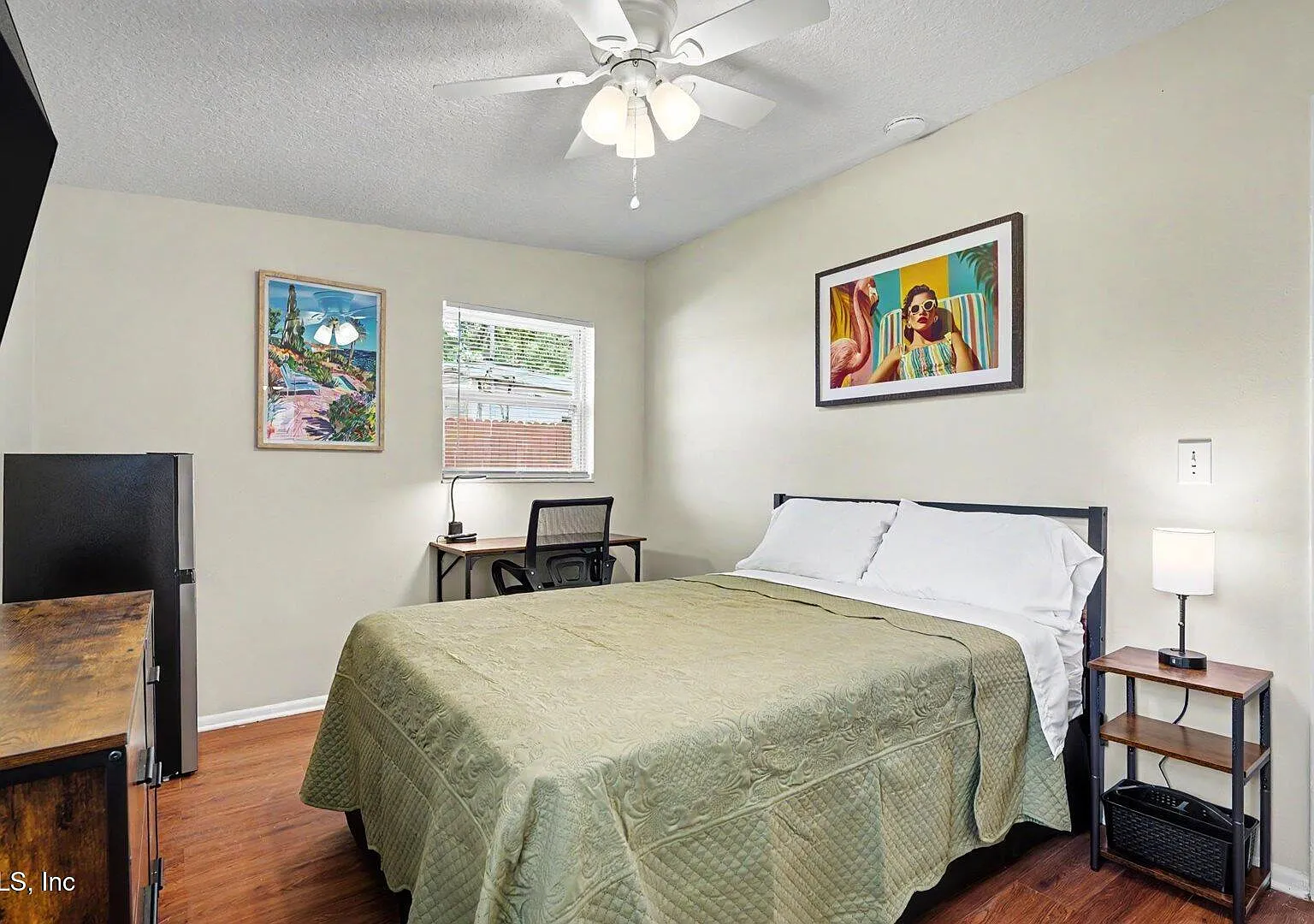 1 bed, 1.0 bath, 126 sqft, $812 — Photo 1