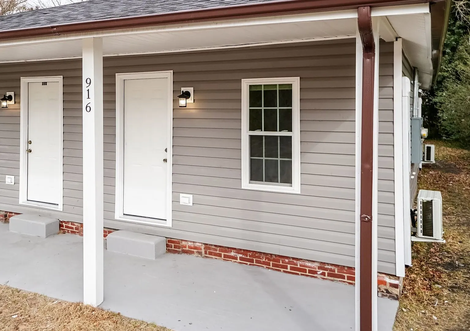 Completely Remodeled One Bedroom Home! — Photo 4