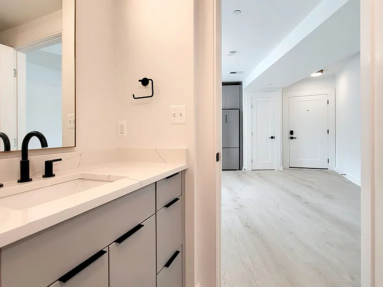 4710 41st St NW #201 — Photo 9