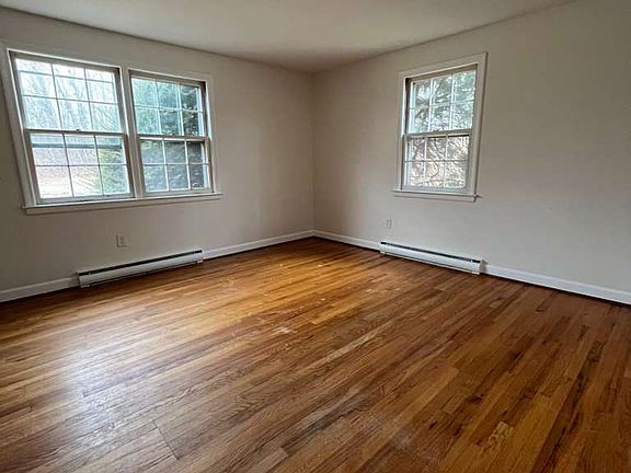 5th image of 122 Country Club Rd #122A