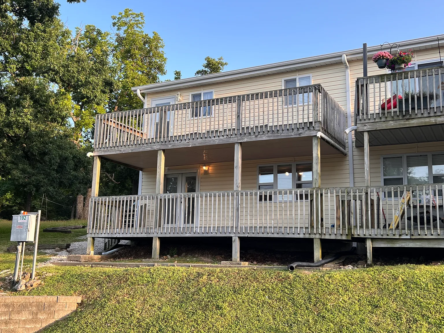 2 bed, $900 — Photo 1