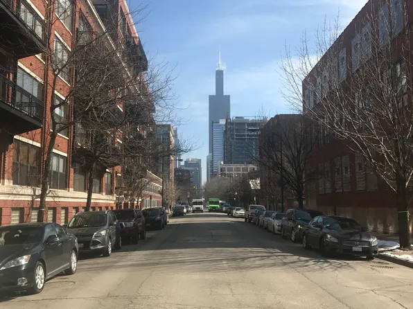 1040 W Adams St, Chicago, IL