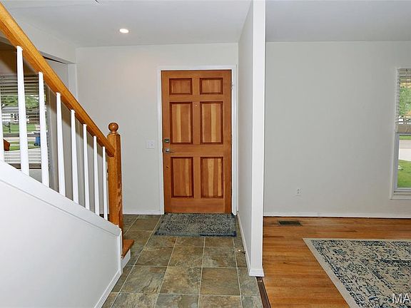 3rd image of 5032 Darfield Ct