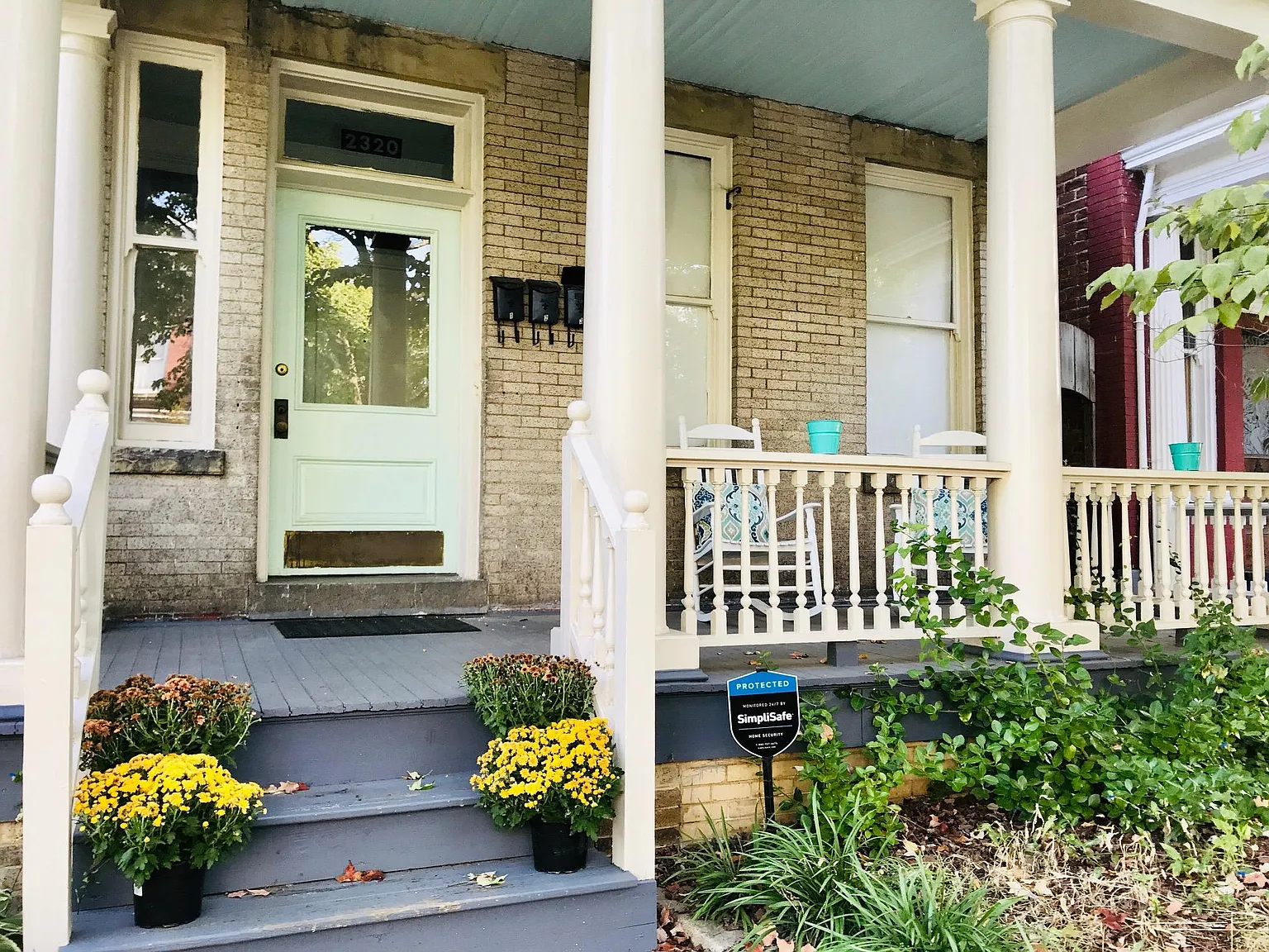 2 bed, 1000 sqft, $1,700 — Photo 1
