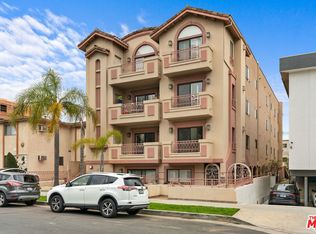 11692 Darlington Ave UNIT 202, Los Angeles, CA 90049