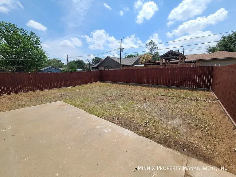 4005 Saint Andrews Dr — Photo 33