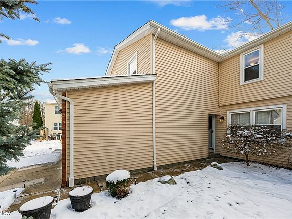 2nd image of 8220 Lancaster Dr