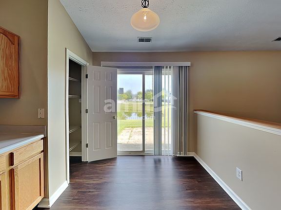 3rd image of 12232 Meadowfield Cir