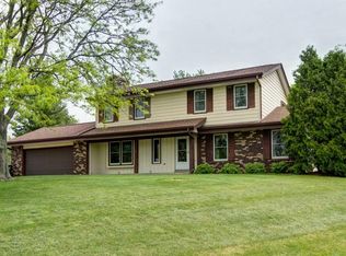 W242S7380 Regency Ct, Waukesha, WI 53189