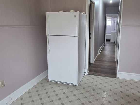 4th image of 256 S Main St #2