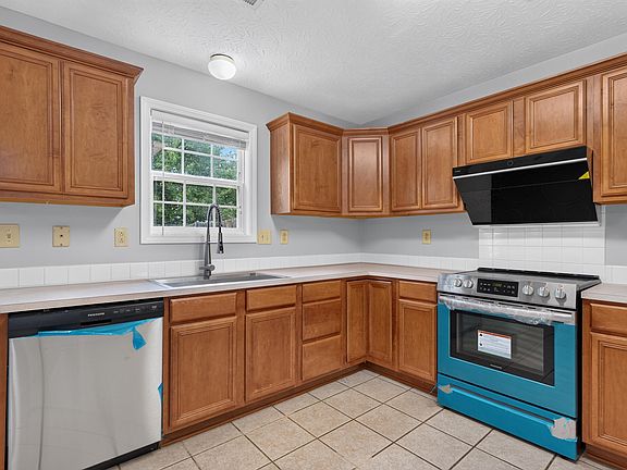 3rd image of 544 Hadlow St