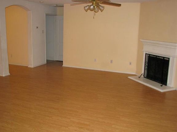 5th image of 1017 Mockingbird Dr
