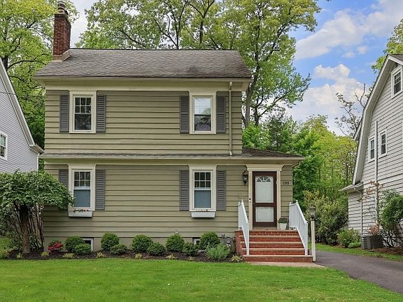 2nd image of 288 Seneca Pl