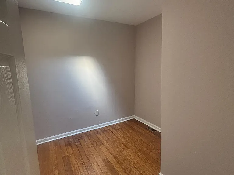 1925 Oakhill Ave #1 — Photo 11