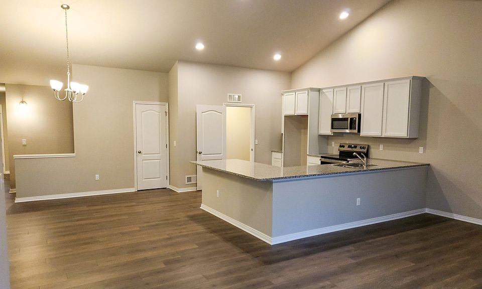 374 Devonshire Dr, photo 6