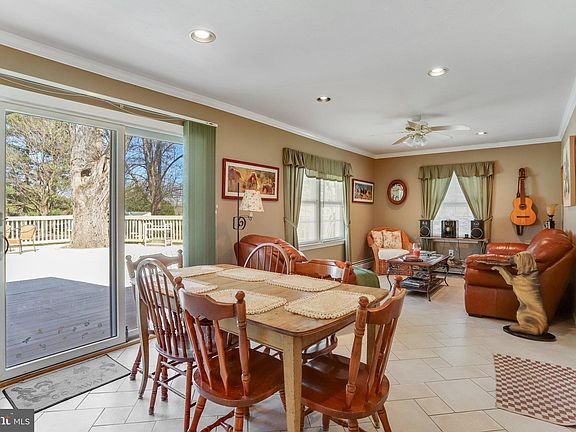 4th image of 8705 Deanna Dr