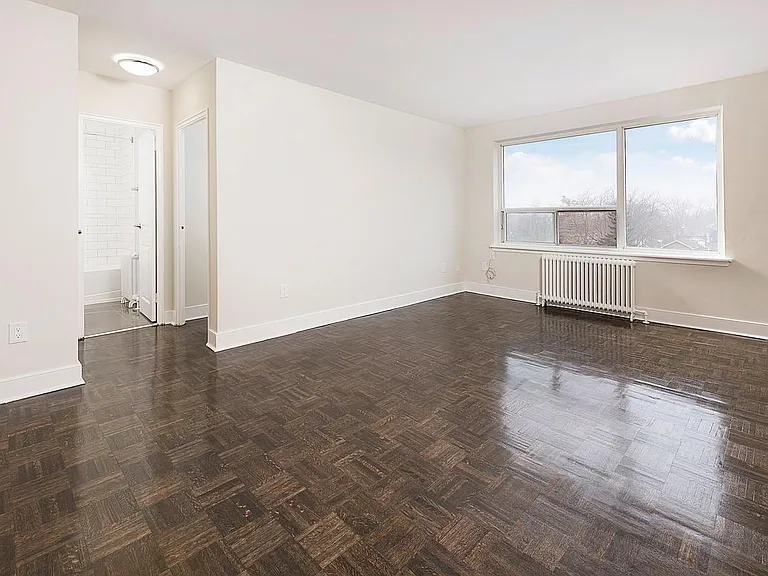 1636 Gerrard St E #301 — Photo 5