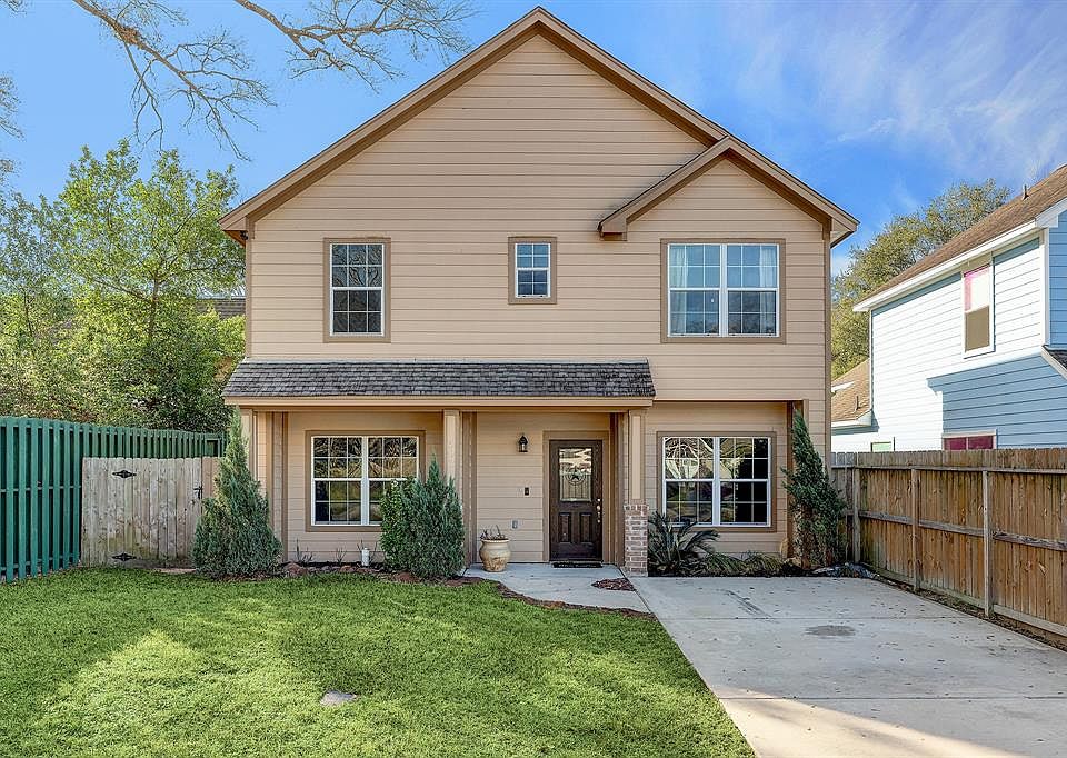1st image of 592 Mosswood Dr