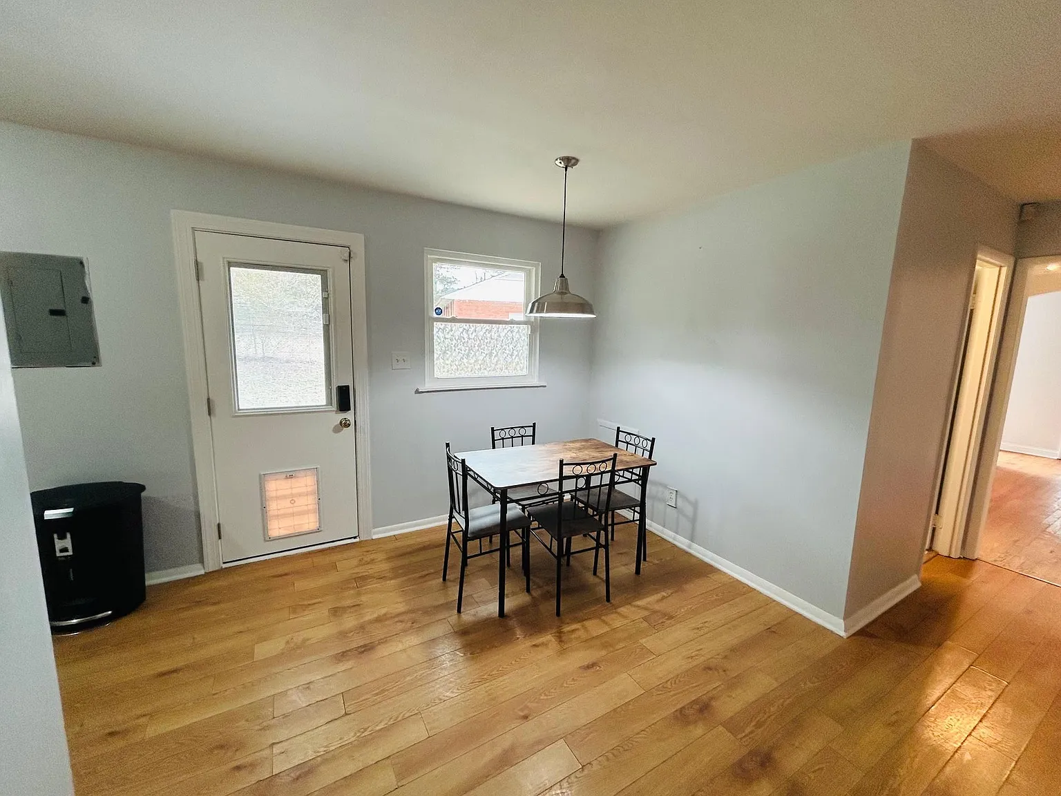 4 bed, 3.0 bath, 2127 sqft, $910 — Photo 4