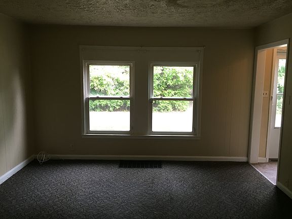 3rd image of 1727 N Warman Ave