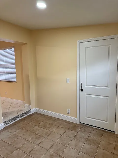 3306 W La Salle St — Photo 1