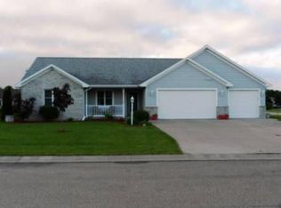 W5908 Sweet Clover Dr, APPLETON, WI 54915